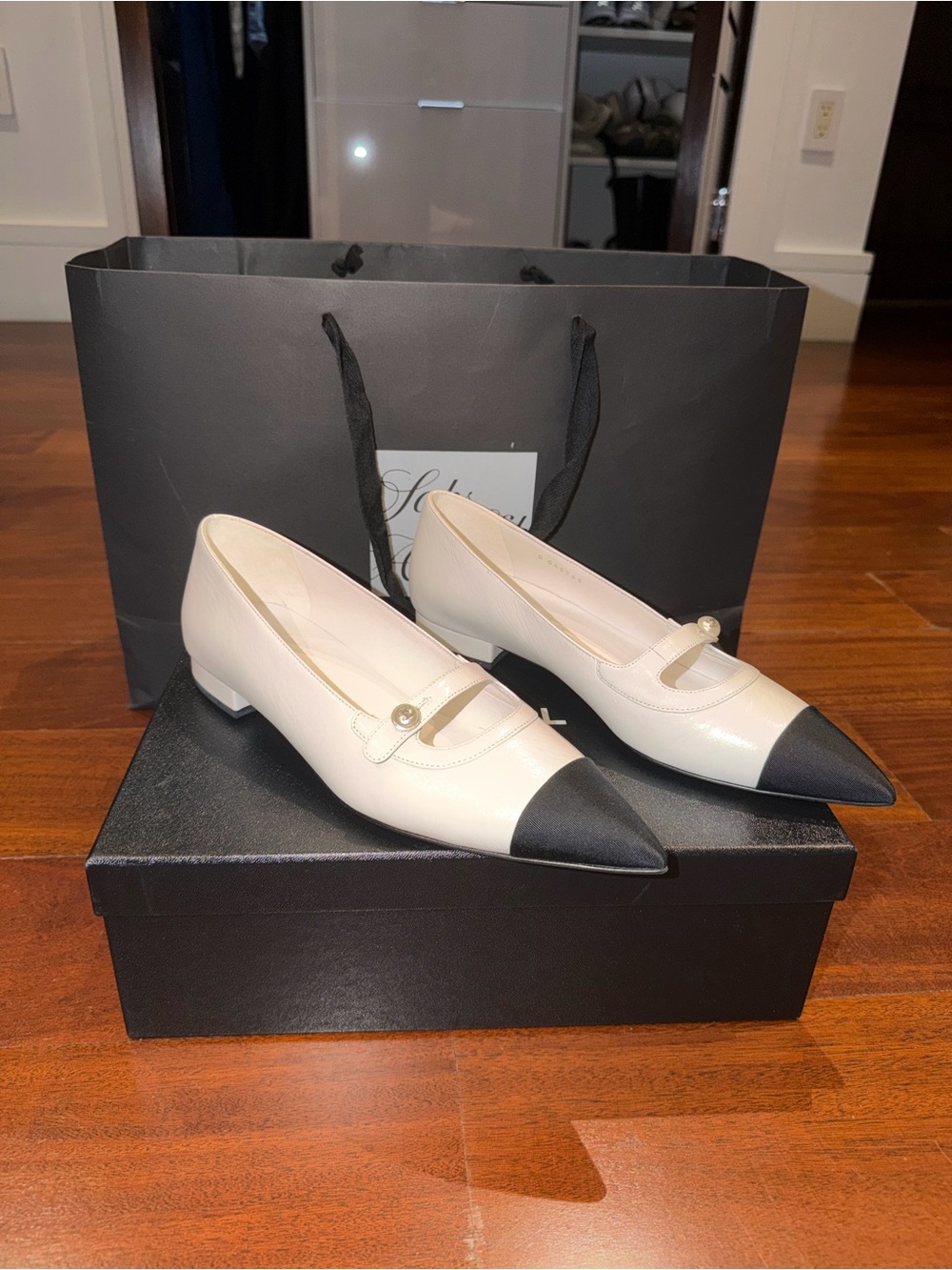 Chanel White and Black Pointed Toe Lambskin Flats